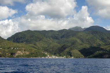 Karayip adası Dominica 'nın uzak kıyı şeridi