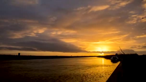 Gün Batımında Zamanlaması Waveney Nehri Üzerinde Herringfleet Suffolk Ngiltere — Stok video