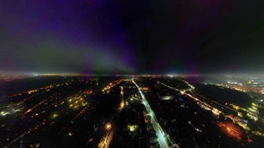 Suffolk, İngiltere 'deki Ipswich üzerindeki Kuzey Işıkları' nın hava görüntüsü.