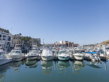 Botlar Cabo San Lucas, BCS, Meksika 'daki marinaya yanaştı.