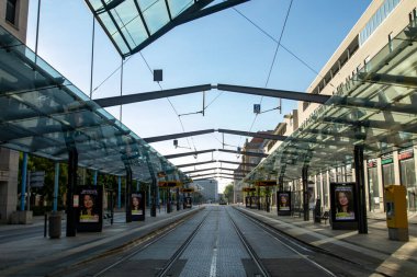 Postplatz tramvay durağı Dresden, Saksonya, Almanya 'nın merkezinde.