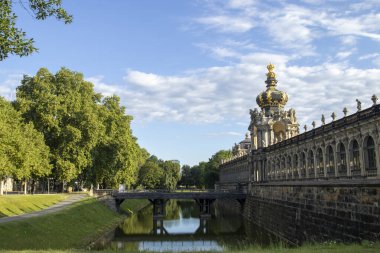 Dresden Zwinger saray kompleksi ve eski Dresden, Saksonya, Almanya 'da bahçeler