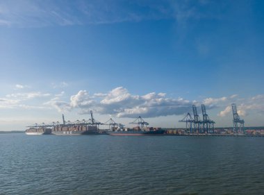 Felixstowe Limanı İngiltere 'deki en işlek konteyner terminalidir.