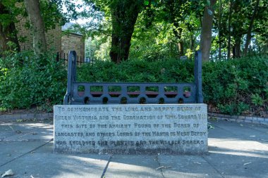 Liverpool, İngiltere 'deki West Derby köyündeki eski köy stokları.