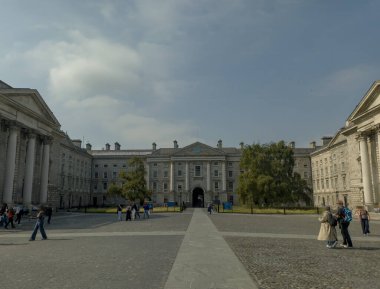 Parlamento Meydanı Trinity Üniversitesi Dublin, İrlanda