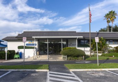 Stuart, Florida, ABD 'deki Belediye Binası girişi