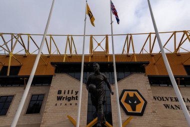 Molineux, İngiltere 'nin Batı Midlands şehrinde Wolverhampton Wanderers' ın evidir.