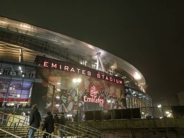 Emirates Stadyumu, Londra, İngiltere 'de Arsenal Football Club' a ev sahipliği yapar.