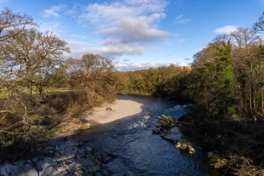 Cumbria, İngiltere 'de Kirby Lonsdale' deki Lune Nehri.