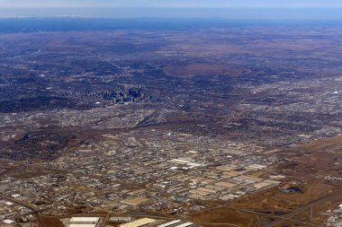 Alberta, Kanada 'daki Calgary şehir merkezinin hava görüntüsü.