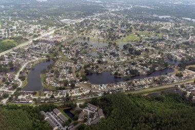 Tampa, Florida, ABD yakınlarındaki Greater Carrollwood yerleşim bölgesinin hava görüntüsü.