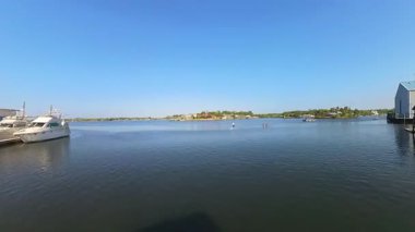 Florida, ABD 'deki Crystal River' da küçük teknelerin 4K zaman dilimi