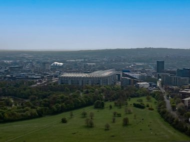 Tyne, Wear, İngiltere 'deki Newcastle United FC' nin anavatanı St James Park 'ın havadan görüntüsü.