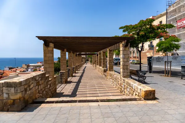 Tarragona, İspanya 'daki Aziz Anthony Kapısı yakınlarındaki pergola.