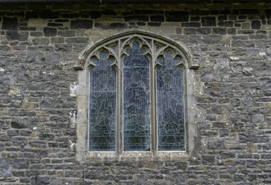 Middleton, Cumbria, İngiltere 'deki Kutsal Ruh Kilisesi' nin vitrininde.