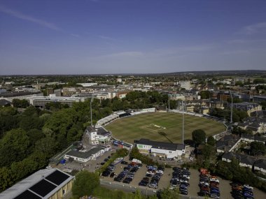 Chelmsford, Essex, İngiltere 'deki County Cricket Ground' un hava görüntüsü.