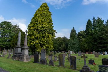 Ilkley Mezarlığı 'ndaki mezarlar, Batı Yorkshire, İngiltere
