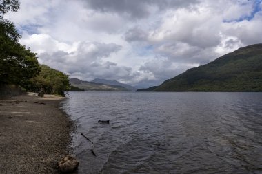 Argyll ve Bute, İskoçya 'daki Lomond Gölü' ndeki Firkin Point
