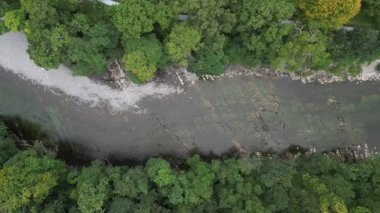 Kirby Lonsdale, Cumbria, İngiltere yakınlarındaki Lune Nehri 'nin 4k drone görüntüleri.