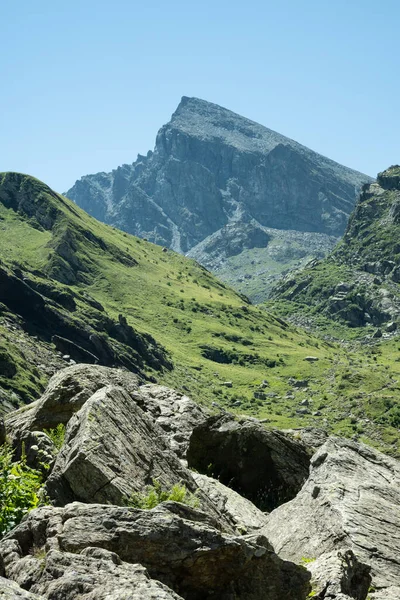 莫佐是皮埃蒙特科提安阿尔卑斯山3019米高山的名字 — 图库照片