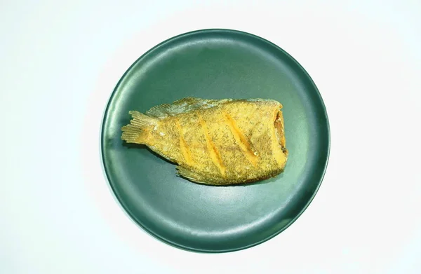 Рыба Гурами Тарелке Жареной Змеиной Кожи — стоковое фото