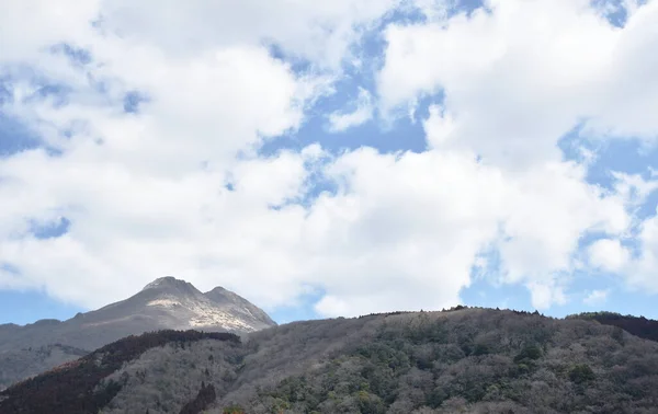 Гірський Схил Хмарний Фон Сонячний День Японії — стокове фото