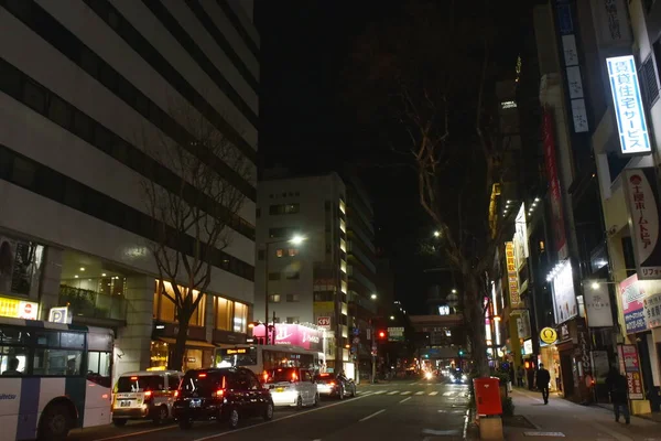 日本福冈2023年3月2日 深夜在福冈建筑Led广告横幅 — 图库照片