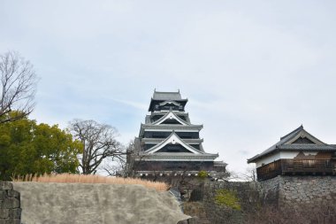 Kumamoto kalesi yangınla yok edildi ama vali Japonya 'da yeniden inşa edip muhafaza etti.