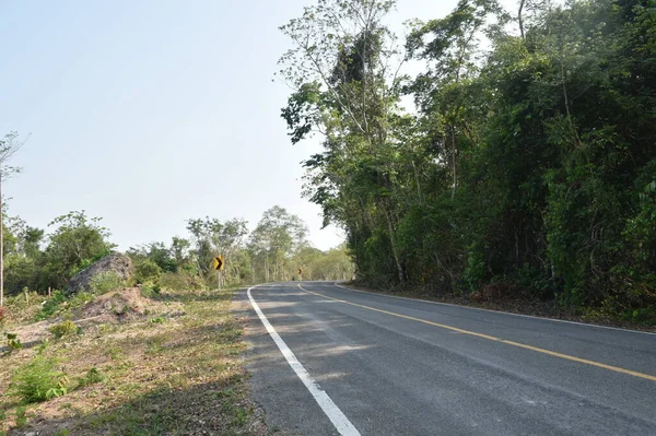Perspectiva Curva Estrada Local Para Floresta Tailândia — Fotografia de Stock