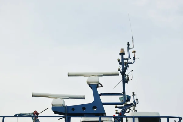 Radar Sonar Sur Toit Navire Dans Rivière Coucher Soleil — Photo