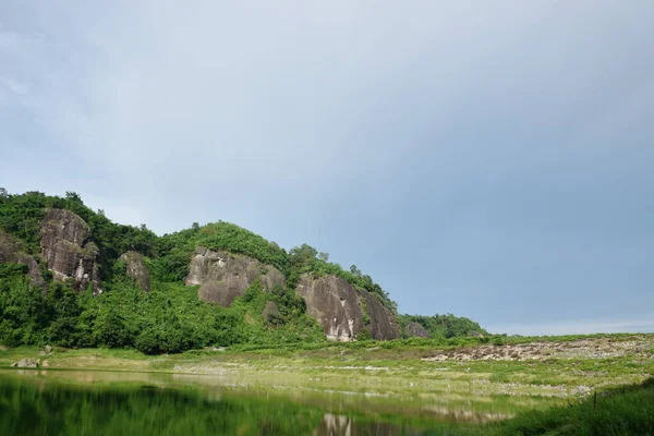 Τοπίο Της Λίμνης Klong Klang Δεξαμενή Νερού Φόντο Βουνό Στην — Φωτογραφία Αρχείου