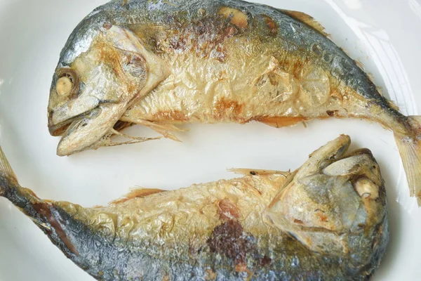 Teig Gebraten Salzige Makrele Anordnung Auf Teller — Stockfoto