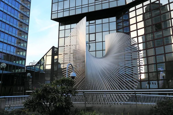 Germany Hessen Frankfurt Sculpture Modern Bank Buildings Sun — Stock Photo, Image