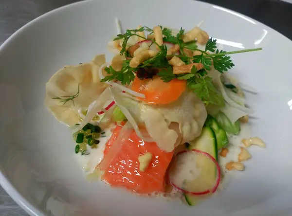 Leckeres Hppchen essen, sehr schn zum ansehen