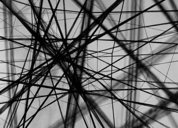 Wut breitet sich wie ein Feuer aus, das langsam von einem Funken zu einer lodernden Flamme wird. Sie kann sich in roten Gesichtern, geballten Fusten und lauten Schreien manifestieren.