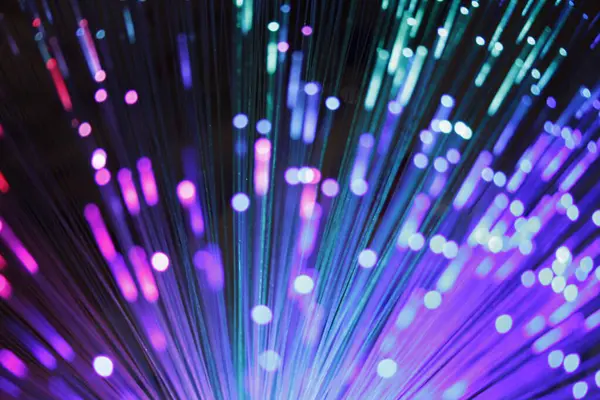 Ein wunderschner Lichtspiel Hintergrund der schn leuchtet in den Farben lila und Blau. Der Hintergrund eigenet sich gut of Homepages oder of Papierhintergrnde.