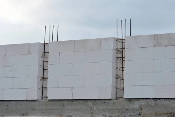 Megerősített Betongerenda Acélmerevítés Oszlopokhoz Egy Építés Alatt Álló Ház Első — Stock Fotó
