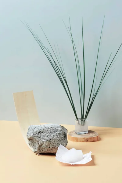 石の背景のペデスタル ブランドのプロダクト展覧会 ハイレゾの写真 — ストック写真