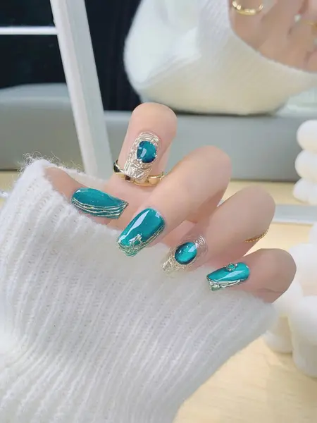 Trendy Nail Art Designs for Every Season: DIY Nail Care Tips for Healthy and Beautiful Nails and The Latest Nail Trends You Need to Try Right Now