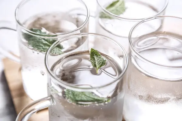 Filtered Water Mint Leaves Simple Body Detox Water Can Made — Stock Photo, Image