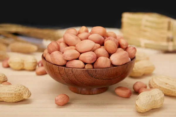 ピーナッツ 赤ピーナッツ 食事のピーナッツ ベジタリアンフード 高品質の写真の画像 — ストック写真