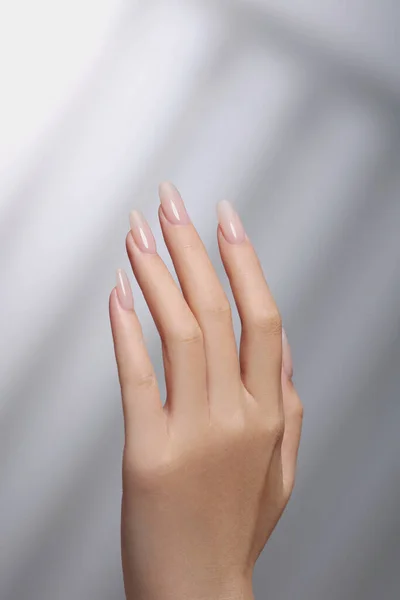 Bild Von Schönen Frauenhänden Beim Anprobieren Von Kosmetika Schöne Hände — Stockfoto