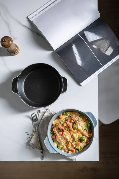 Evde Yemek Pişirme Yemek Hazırlama Masada Asya Yemekleri — Stok fotoğraf