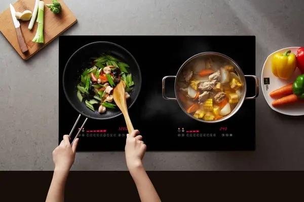 Obrázky Vaření Doma Příprava Večeře Asijské Jídlo Stole — Stock fotografie