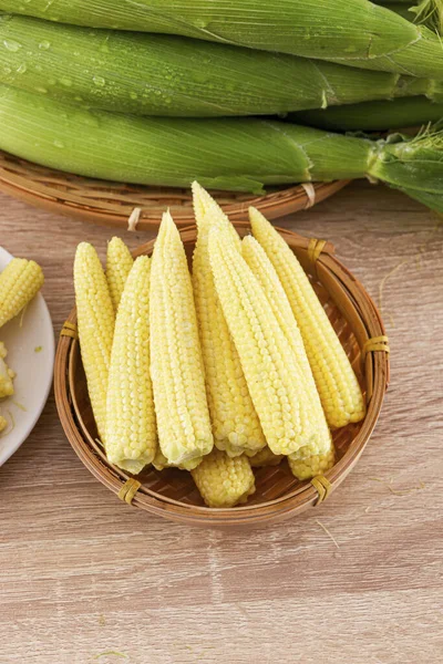 Obrázky Dětské Kukuřice Kukuřičné Palice Vysoce Kvalitní Obrázky Kukuřice — Stock fotografie