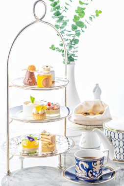 Çay falı dizileri, çay fincanı dekorasyonları ve fikirler, yüksek kaliteli kek resimleri.