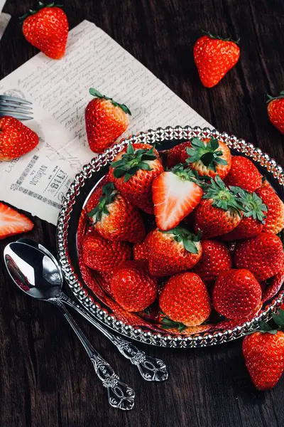 Neue Bilder Von Erdbeeren Jahrgangs Erdbeeren Qualitativ Hochwertige Bilder — Stockfoto