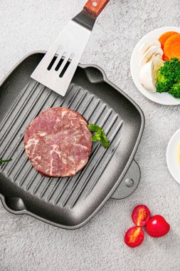 Çiğ et resimleri, çiğ et resimleri, çiğ domuz resimleri, restoranlarda işlenmiş et resimleri.