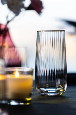 Boş şarap bardakları, boş su bardakları, restoran bardakları, şarap bardakları.