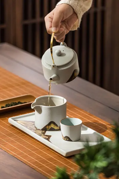 Bild Von Tee Set Person Die Asiatischen Stil Tee Teetasse — Stockfoto